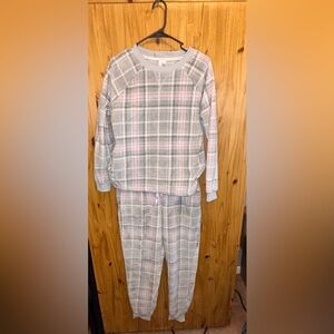 Cozy Women's Plaid Pajama Set in Soft Pink and Gray